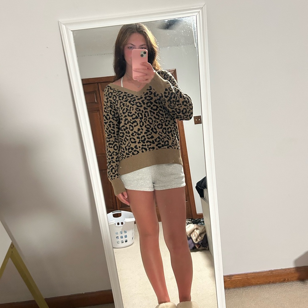 OLD NAVY LEOPARD SWEATER!!